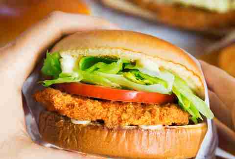 Crumbed Chicken burger 975G